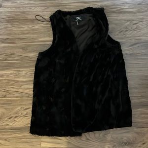 Tart Collections Large Black Faux Fur Vest